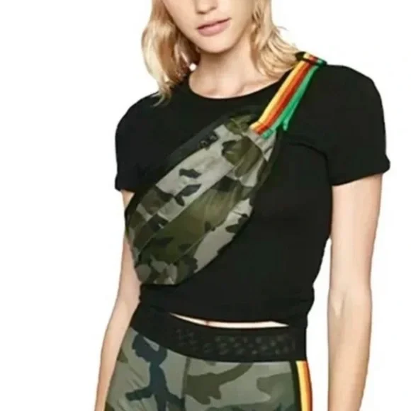 PAM & GELA CAMO FANNY PACK - Picture 1 of 2
